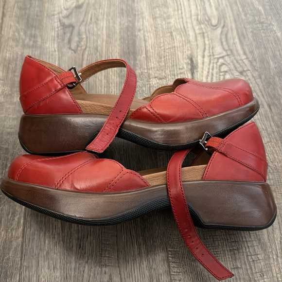 Dansko Red Leather Mules - Picture 2 of 8